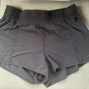 Women's Lululemon Hotty Hot 2.5 high rise shorts size 8 black